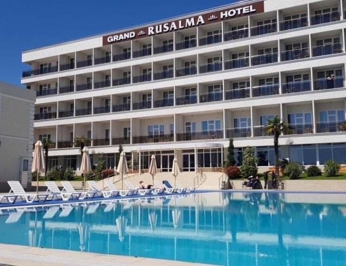 Открытый бассейн - Отель «Русалма»